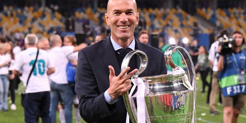 Zidane là cái tên hiếm hoi thành công ở cả cương vị cầu thủ lẫn HLV