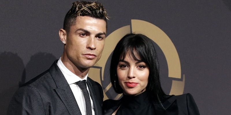 Đồng hành cùng CR7 là bạn đời Georgina