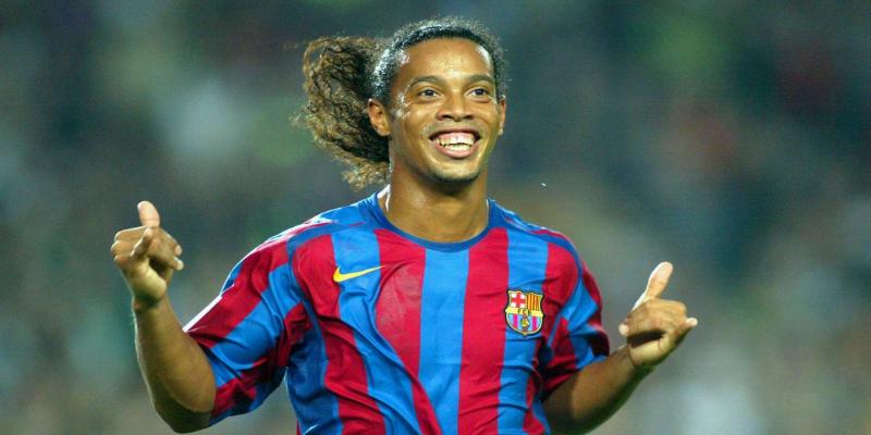 Ronaldinho có tên đầy đủ là Ronaldo de Assis Moreira