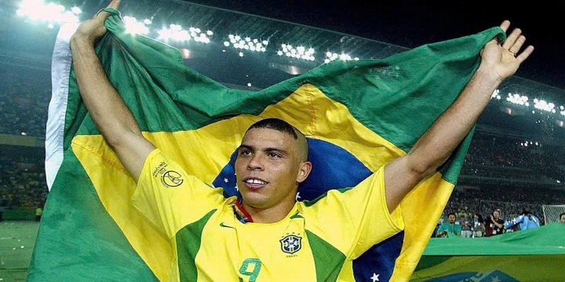 Ronaldo béo là đầu tàu đưa Brazil lên ngôi vô địch thế giới năm 2002